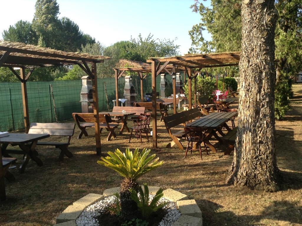 Villa Paradise Resort Gallicano nel Lazio Buitenkant foto